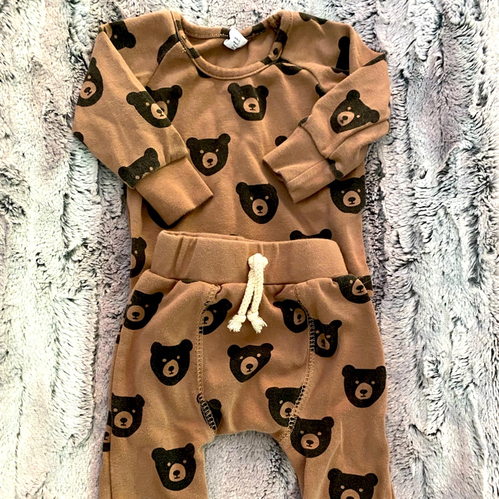 Little One Shop Size 3-6 Months Lounge Suit